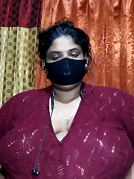 Snapshot of Dusto_Meye chatting on 12-20-25, 02:13 Dusto Meye online show from 12-20-25, 02:13