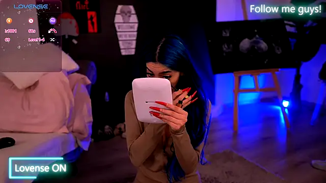 AriaVoss online show from 10-29-25, 10:33