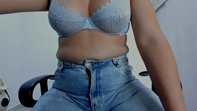 Amelia Debora Antonella online show from 03-06-26, 01:40