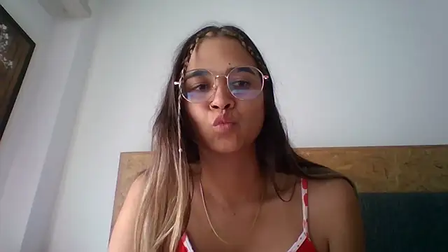 trianabell online show from 12-22-25, 02:58