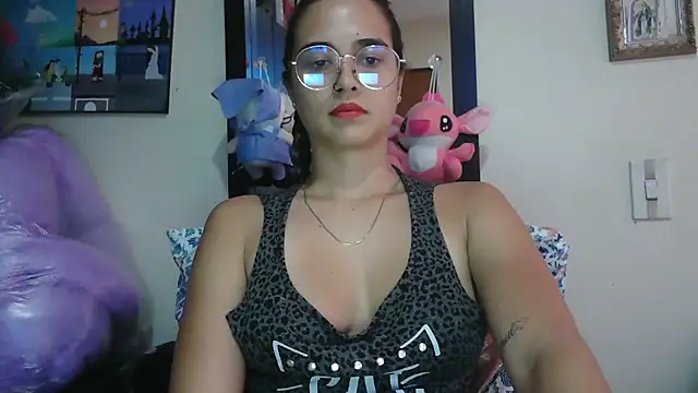 trianabell online show from 04-15-26, 07:58