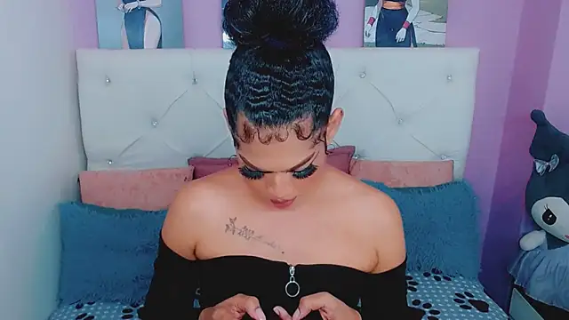 Snapshot of Amanda_bigx chatting on 05-19-26, 03:57 Amanda bigx online show from 05-19-26, 03:57