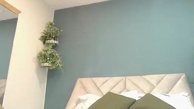 SharisWillian online show from 11-15-25, 02:20