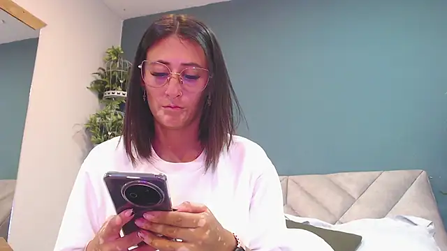 SharisWillian online show from 01-12-26, 04:18