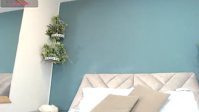Snapshot of SharisWillian chatting on 06-25-26, 03:39 SharisWillian online show from 06-25-26, 03:39