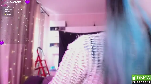 JustMeowGirl online show from 04-06-26, 05:41