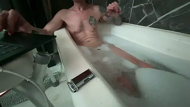 Snapshot of sissysylvia chatting on 02-11-25, 04:35 sissysylvia online show from 02-11-25, 04:35