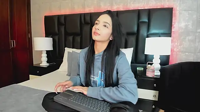 MiaSweeths online show from 02-06-25, 11:32