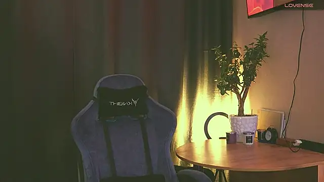 Snapshot of Polusladkoye chatting on 02-18-25, 06:15 Polusladkoye online show from 02-18-25, 06:15