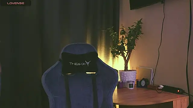 Snapshot of Polusladkoye chatting on 02-19-25, 05:27 Polusladkoye online show from 02-19-25, 05:27