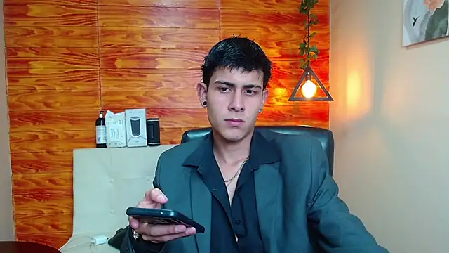 Bastiaan 28 online show from 01-07-25, 09:57