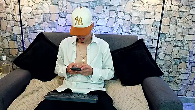 Bastiaan 28 online show from 11-20-25, 04:56