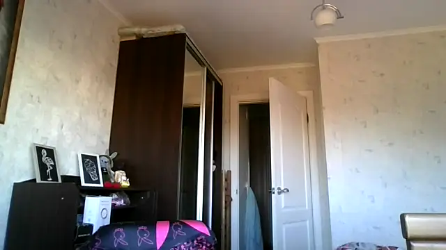 AngelinaLove28 online show from 10-31-25, 06:58