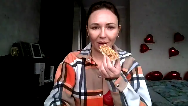 AngelinaLove28 online show from 02-11-26, 07:02