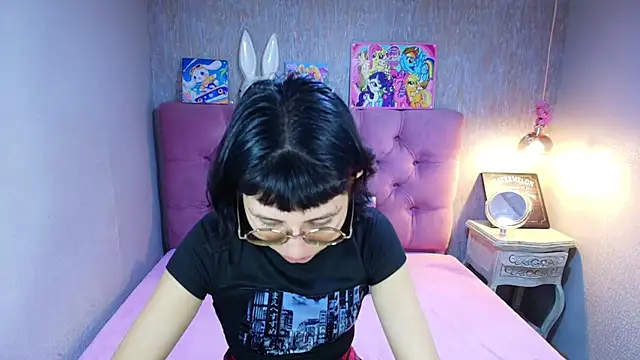 charlottemoonxz online show from 05-19-26, 04:24