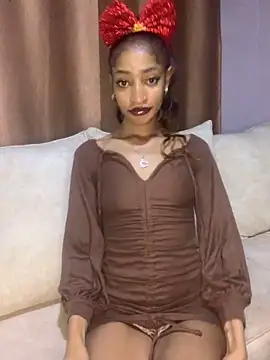 Snapshot of GoddessVee chatting on 12-20-24, 04:46 GoddessVee online show from 12-20-24, 04:46