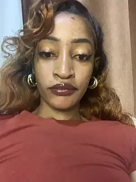 Snapshot of GoddessVee chatting on 12-28-24, 07:22 GoddessVee online show from 12-28-24, 07:22