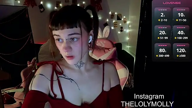 Snapshot of LolyMolli chatting on 12-30-24, 01:58 LolyMolli online show from 12-30-24, 01:58