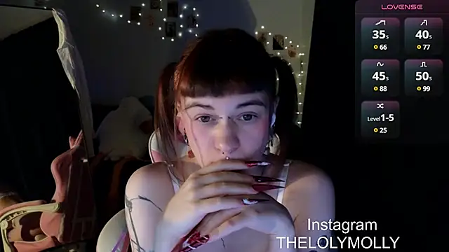 Snapshot of LolyMolli chatting on 01-19-25, 05:07 LolyMolli online show from 01-19-25, 05:07