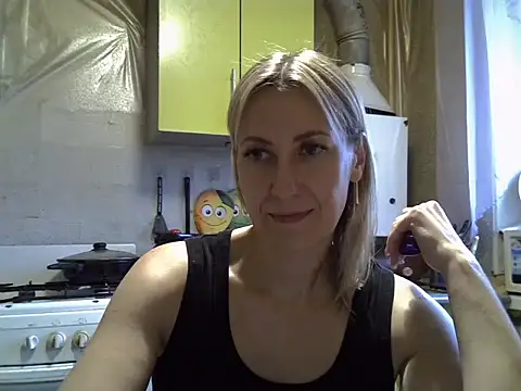 Snapshot of AshleyXHoney chatting on 09-08-25, 03:00 AshleyXHoney online show from 09-08-25, 03:00