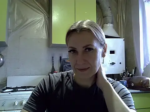 Snapshot of AshleyXHoney chatting on 11-08-25, 06:46 AshleyXHoney online show from 11-08-25, 06:46