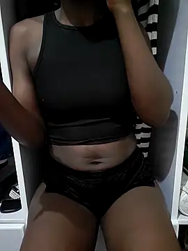 Snapshot of julietunderwoood chatting on 11-06-25, 04:41 julietunderwoood online show from 11-06-25, 04:41