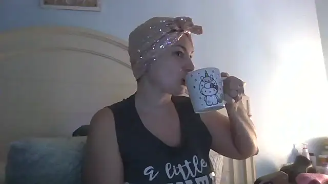 Snapshot of MilfyMrsRobinson chatting on 07-15-26, 01:05 MilfyMrsRobinson online show from 07-15-26, 01:05