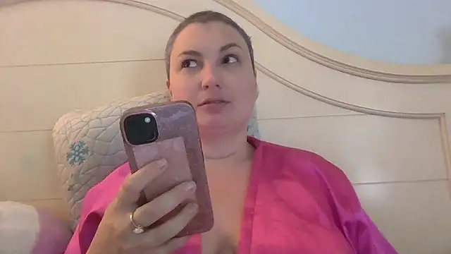 Snapshot of MilfyMrsRobinson chatting on 07-23-26, 01:31 MilfyMrsRobinson online show from 07-23-26, 01:31