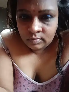 Snapshot of Love_Jenny chatting on 05-24-26, 05:01 Love Jenny online show from 05-24-26, 05:01