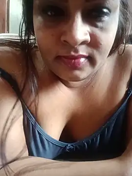 Snapshot of Love_Jenny chatting on 06-17-26, 04:48 Love Jenny online show from 06-17-26, 04:48