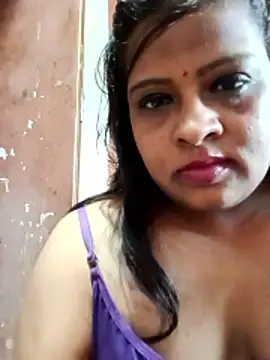 Snapshot of Love_Jenny chatting on 06-21-26, 04:48 Love Jenny online show from 06-21-26, 04:48
