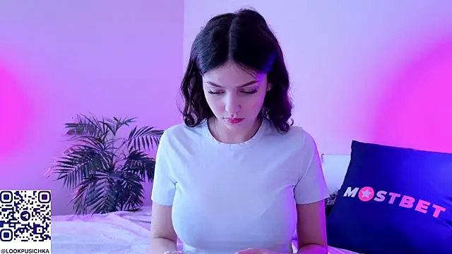 pusichka online show from 12-28-24, 01:06