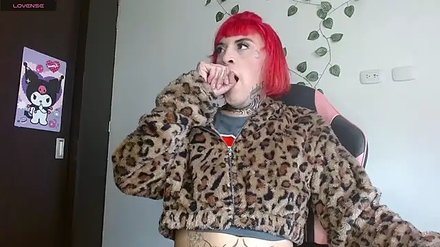 charlotbelucci  online show from 04-07-26, 05:13