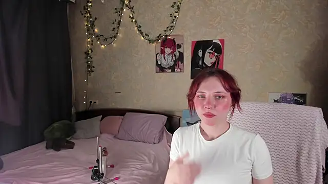 Snapshot of Love_is_Lola chatting on 07-07-26, 04:04 Love is Lola online show from 07-07-26, 04:04