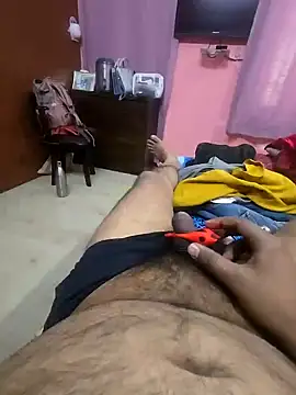 Snapshot of Loveboycurvy chatting on 02-12-25, 08:06 Loveboycurvy online show from 02-12-25, 08:06