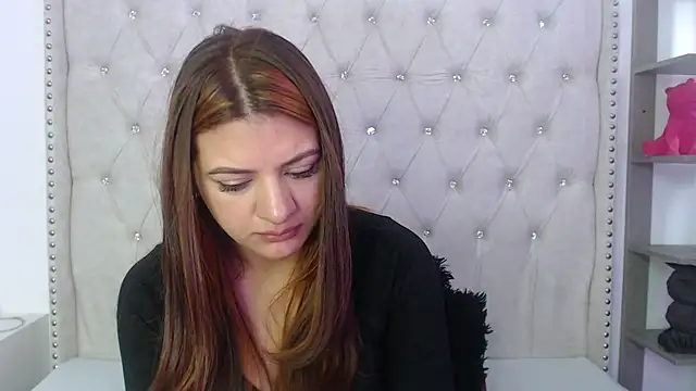 Snapshot of Abril_Squirt chatting on 01-16-26, 01:15 Abril Squirt online show from 01-16-26, 01:15