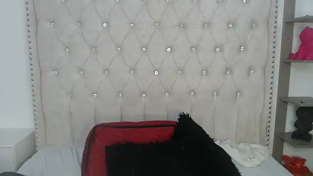 Snapshot of Abril_Squirt chatting on 02-06-26, 10:46 Abril Squirt online show from 02-06-26, 10:46