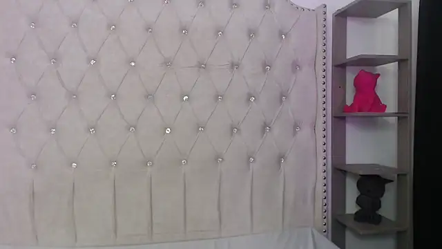 Snapshot of Abril_Squirt chatting on 02-26-26, 09:14 Abril Squirt online show from 02-26-26, 09:14