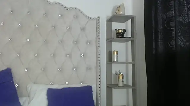 Snapshot of Abril_Squirt chatting on 06-13-26, 07:56 Abril Squirt online show from 06-13-26, 07:56