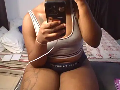 Snapshot of Miss_bambi chatting on 01-27-25, 09:13 Miss bambi online show from 01-27-25, 09:13