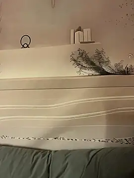 Eliza-E online show from 01-12-26, 04:39