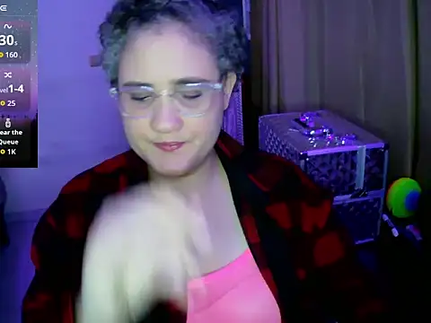 Snapshot of lolalicious_758 chatting on 10-27-25, 10:58 lolalicious 758 online show from 10-27-25, 10:58