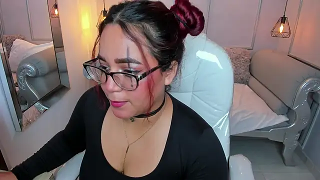 Snapshot of MelissaKarterrs chatting on 10-28-25, 01:03 MelissaKarterrs online show from 10-28-25, 01:03