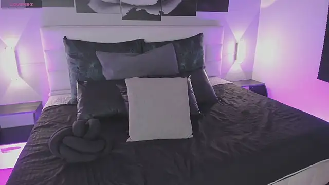 sofi bakerr online show from 10-24-25, 11:39