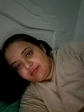 Snapshot of sarahhh1987 chatting on 10-20-25, 06:19 sarahhh1987 online show from 10-20-25, 06:19