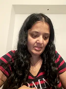 sarahhh1987 online show from 01-05-26, 06:11