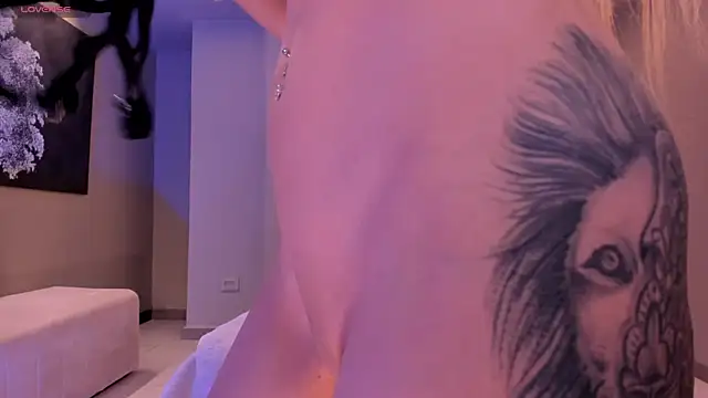 HannaConnor  online show from 02-10-25, 03:13