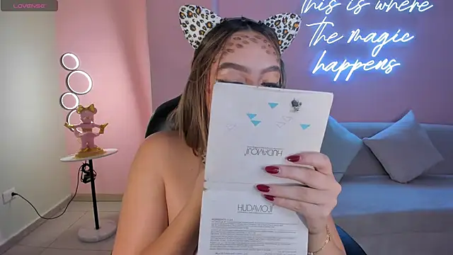 BellaRose X online show from 10-31-25, 04:02