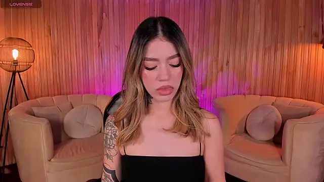 ViolettHansson online show from 09-19-25, 06:41