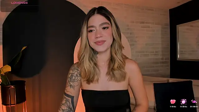 ViolettHansson online show from 04-10-26, 09:58